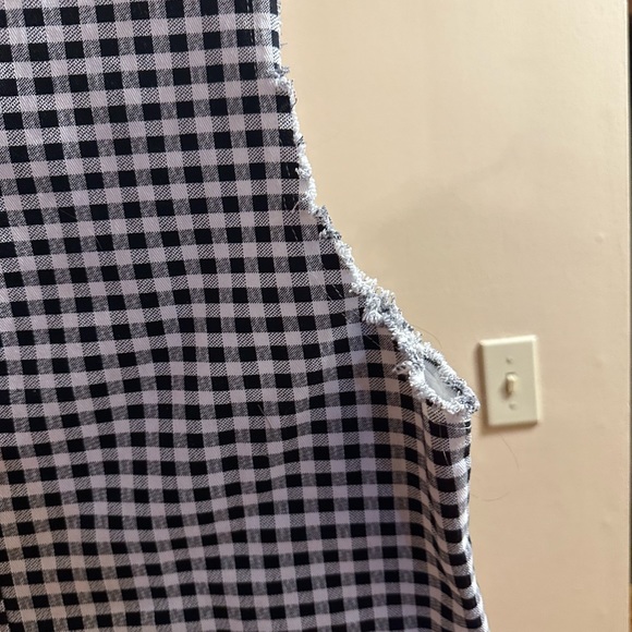 Raw hem checkered top ** tags attached** - Picture 9 of 9
